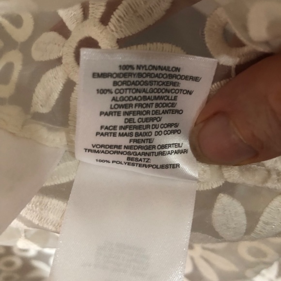 Anne Klein Sleeveless Embroidered Blouse, Off White, size 10 - Picture 3 of 3